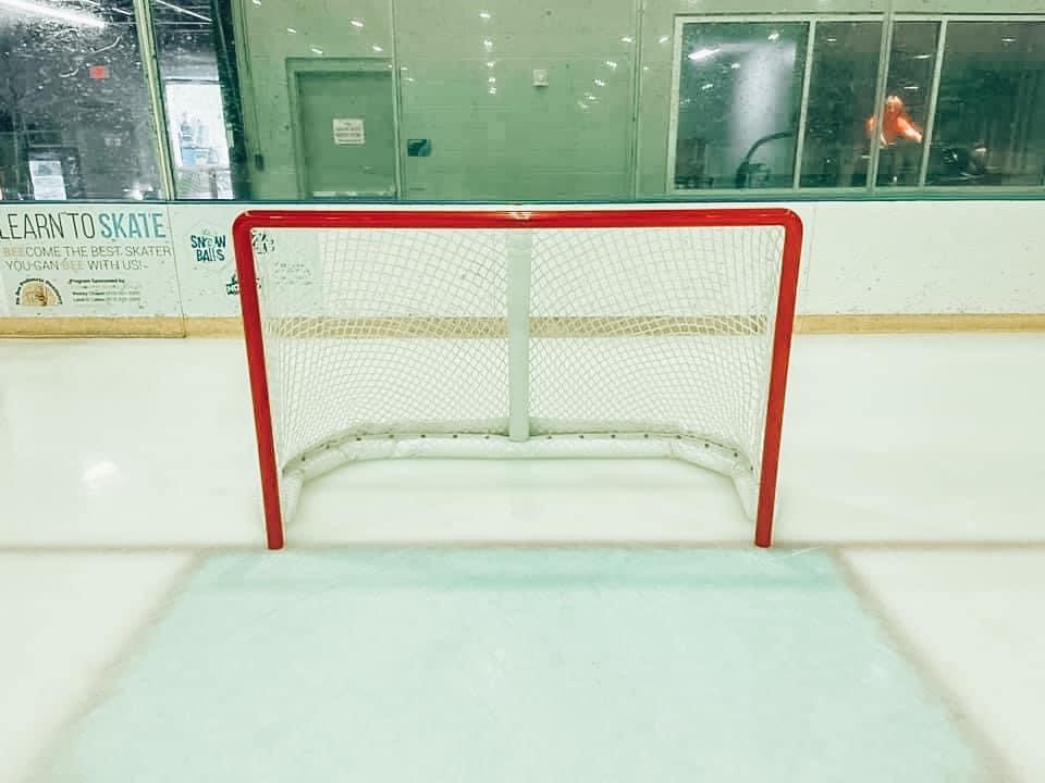 Hockey frame dressed with netting/padding package